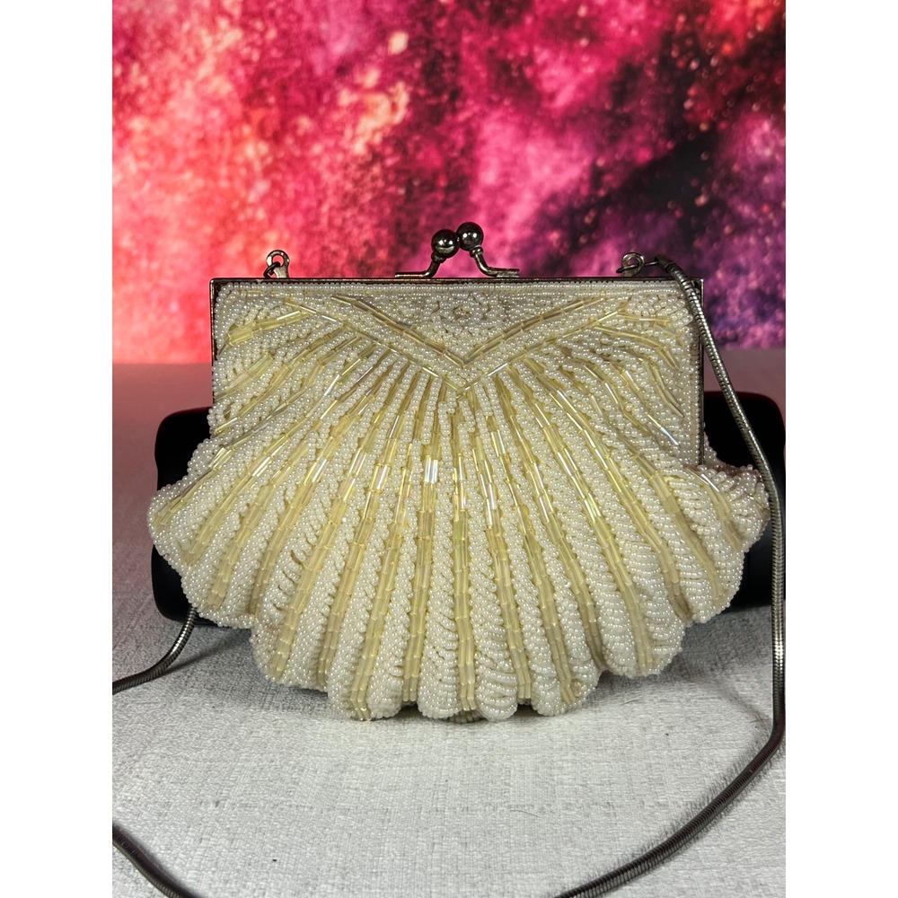 Vintage 1960s Walborg Beaded Scallop Shell Evening Purse Ivory Gold